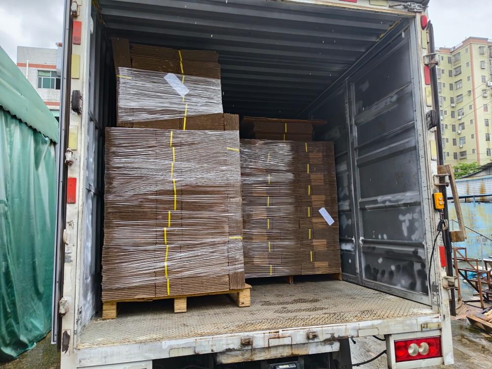 晨杰纸品成品装车发货实拍，旺季前出口包装集中出库