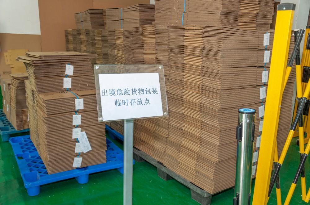 整齐码放的UN纸箱与重型瓦楞纸箱节前集中备库待发，体现批量备货与交期保障能力